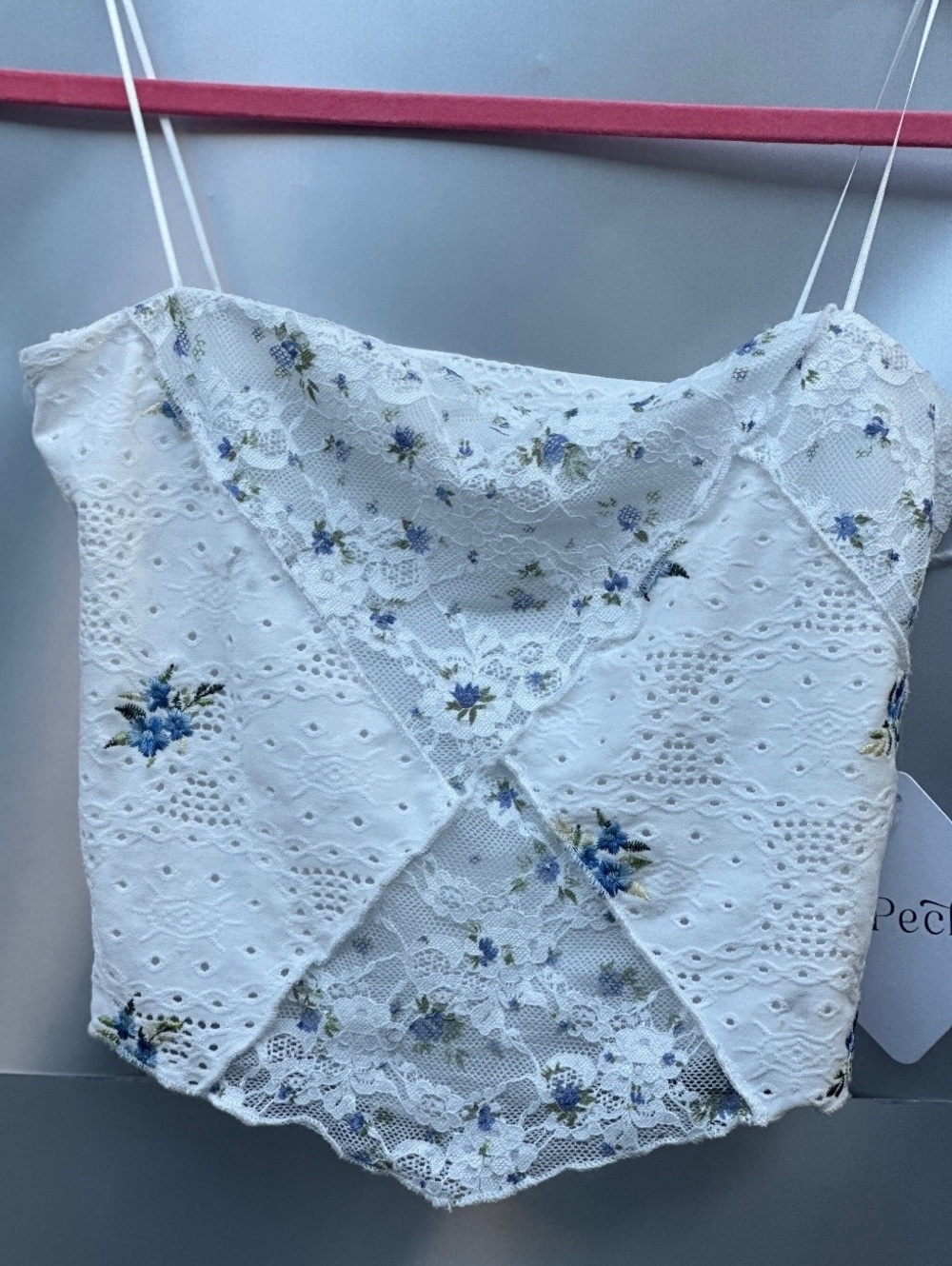 la Peche Floral Lace Overlay Crop Top cami in White, Size M